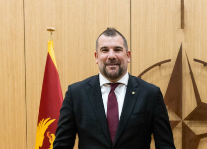 MINISTAR VOJNI Crna Gora će nastaviti da šalje vojnike na Kosovo* i u Letoniju