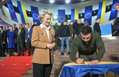 Šarl Mišel upozorio da će bez pomoći EU Kijev morati da se bori vodenim pištoljima