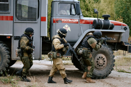 Rosgvardija odbija napade ukrajinskih diverzantskih grupa u Kurskoj oblasti