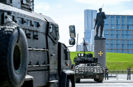 NATO tenkovi i borbena vozila ušla u centar Moskve
