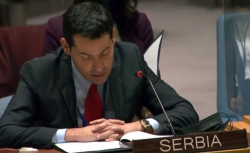 VUČEVIĆ Srbija će učiniti sve da spriječi prijem Prištine u SE i donošenje rezolucije o Srebrenici u UN