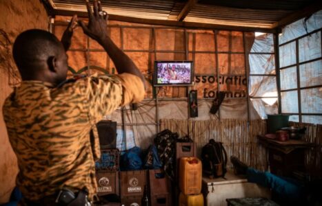 Burkina Faso obustavila emitovanje medija koje finansiraju Sjedinjene Američke Države