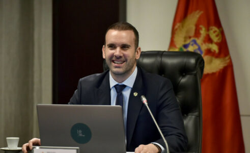 PES saopštenjem potvrdio Spajićevu odluku da se glasa za srebreničku rezoluciju