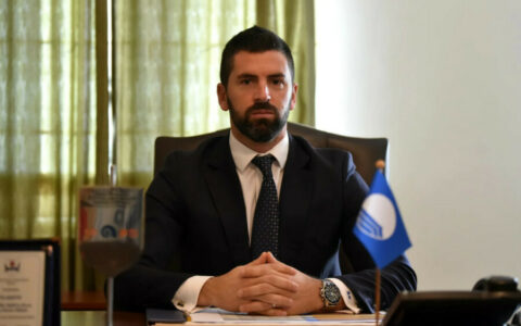 Abazović poručio Spajiću da se „baš naježio“ na zaklučke Vlade koje šalje SDT-u