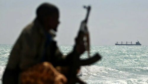 Somalijski pirati vratili oteti brod nakon isplate od 5 miliona dolara