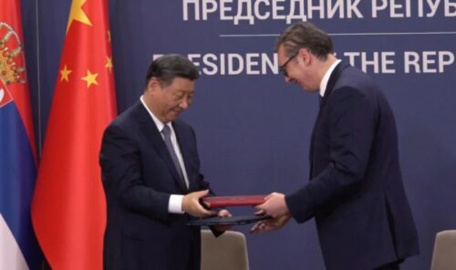 Uz najviše državne počasti priređen je specijalni doček za kineskog predsjednika Si Đinpinga