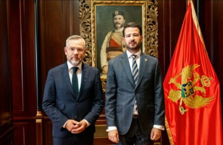 Milatović se zahvalio srpskom narodu na svemu tako što je na audijenciju primio švapskog srbomrsca