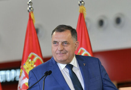 SKANDALOZNO Suljagić ne dozvoljava delegaciji Vlade Srpske da položi vijence u Potočarima